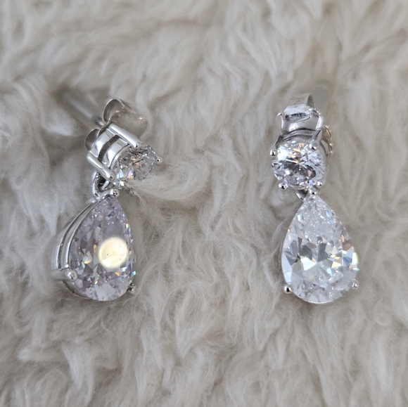 NWOT - NADRI ROUND & PEAR CZ DROP EARRINGS - Picture 1 of 10